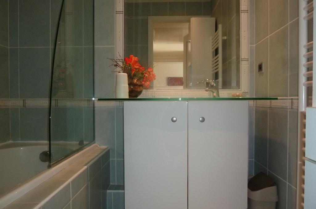 Stunning 2 Bed, 2 Bath Apt On The Cannes Sea Front Has Swimming Pool And Is A Secure Modern Building 464 Экстерьер фото