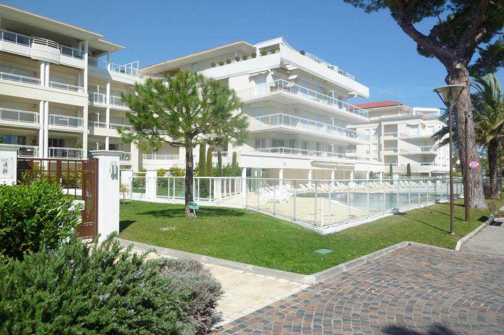 Stunning 2 Bed, 2 Bath Apt On The Cannes Sea Front Has Swimming Pool And Is A Secure Modern Building 464 Экстерьер фото