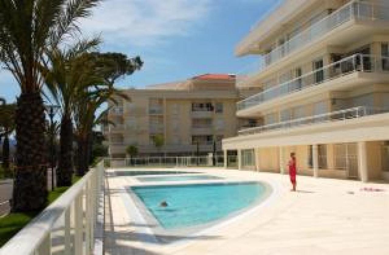 Stunning 2 Bed, 2 Bath Apt On The Cannes Sea Front Has Swimming Pool And Is A Secure Modern Building 464 Экстерьер фото