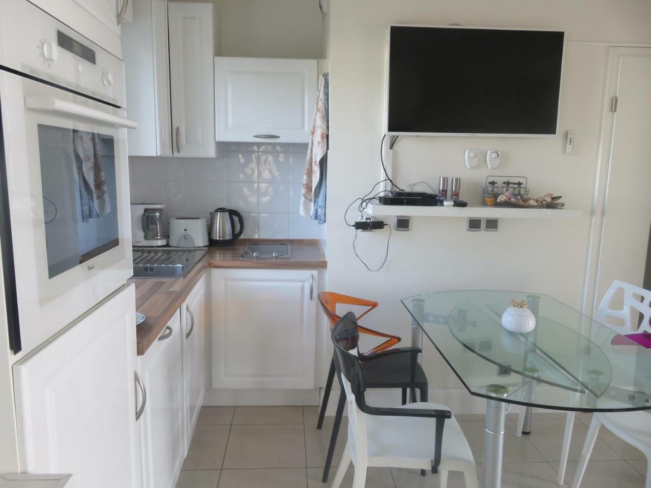 Stunning 2 Bed, 2 Bath Apt On The Cannes Sea Front Has Swimming Pool And Is A Secure Modern Building 464 Экстерьер фото