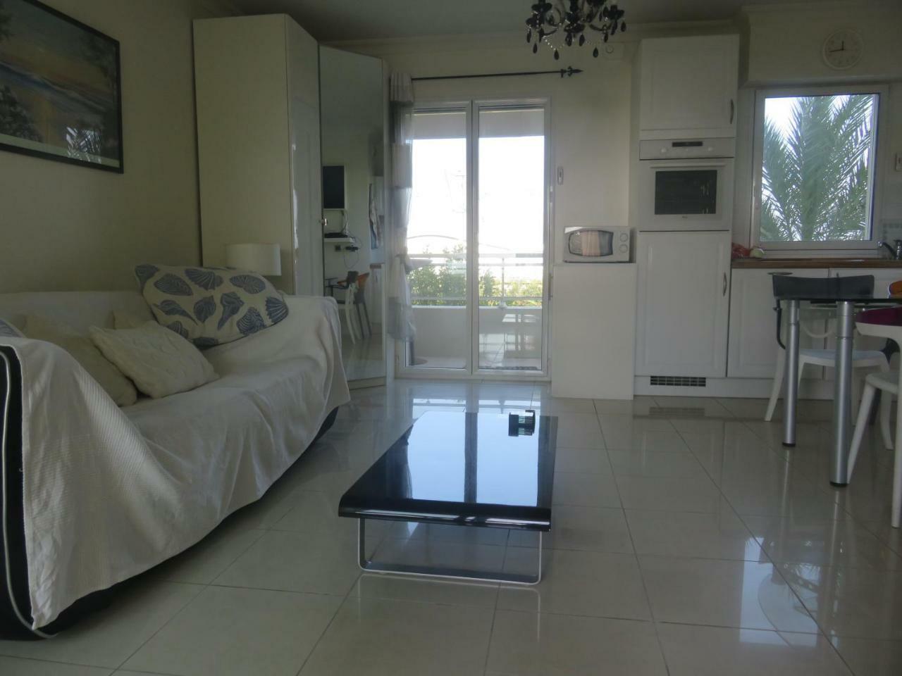 Stunning 2 Bed, 2 Bath Apt On The Cannes Sea Front Has Swimming Pool And Is A Secure Modern Building 464 Экстерьер фото